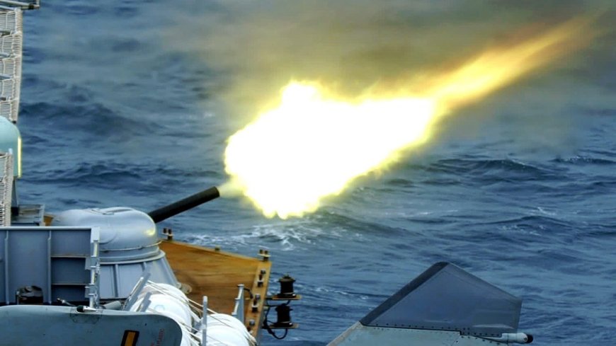 भारतीय नौसेना का बैटल स्ट्राइक ग्रुप अरब सागर में, ऑपरेशन सिंदूर जारी - ये खबर पाकिस्तान को हिला देगी!