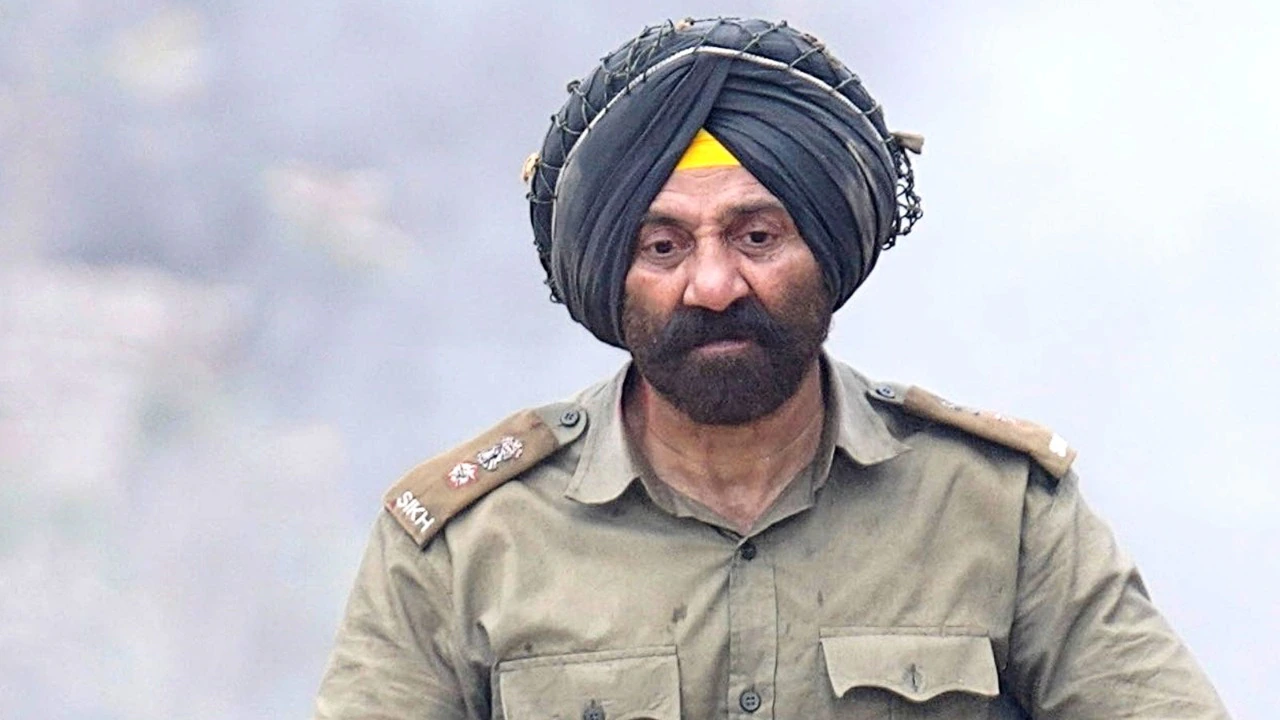 हिट होते ही ‘Border 2’ पर वार! MP के थिएटर में चली पाइरेटेड कॉपी, मच गया बवाल, पुलिस तक पहुंचा मामला