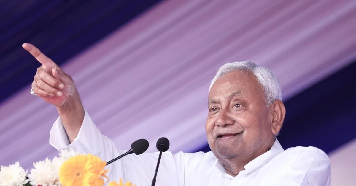 जमुई में नीतीश का बड़ा संकेत! सम्राट चौधरी पर रखा हाथ, बोले – अब सब कुछ यही संभालेंगे